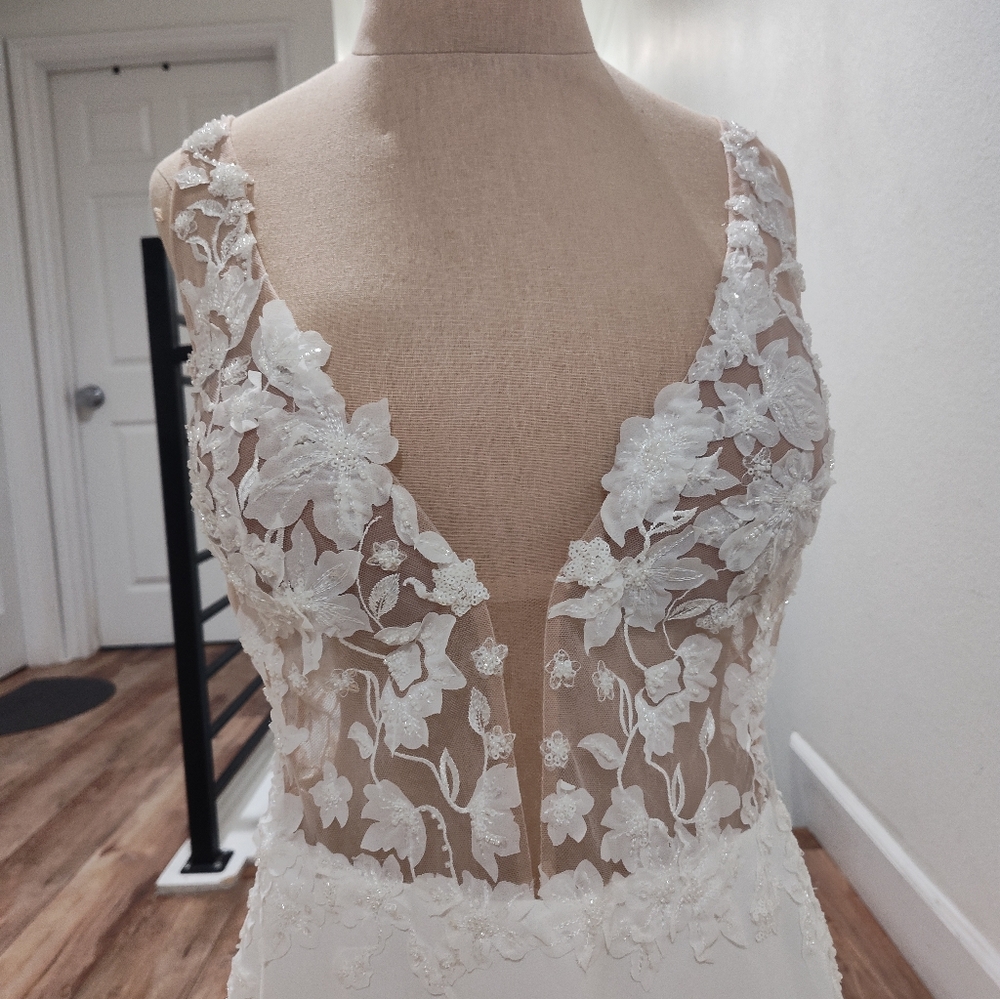 Daalarna Bridal Dress NWTGS - Picture 8 of 16